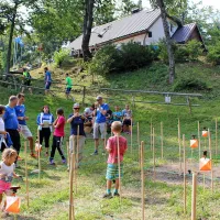 

Hleviško igrišče je na voljo obiskovalcem, koča pa bo spet 
odprla vrata 18. avgusta.