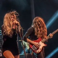 Metalci odhajajo, prihajajo punkerji