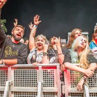Metalci odhajajo, prihajajo punkerji