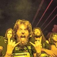 Metalci odhajajo, prihajajo punkerji