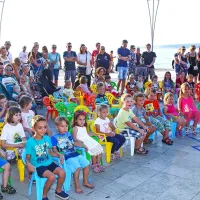 Rumena noč se je začela živopisno, a brez pričakovane gneče (foto)