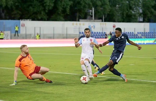 Osuji Amarachi (desno) je prispeval edini zadetek Novogoričanov v letošnjem prvenstvu.   