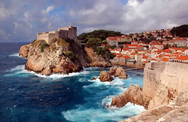Dubrovnik bo prizorišče snemanja novega filma o Jamesu 
Bondu.