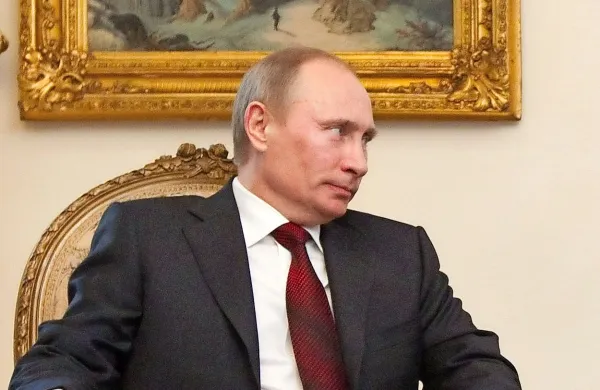 Ruski predsednik Vladimir Putin je v nedeljo dejal, da bodo 
ZDA morale zmanjšati svoje diplomatsko osebje v Rusiji za 
755 predstavnikov. 