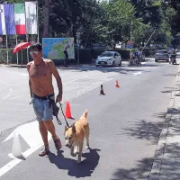 Če niste gost resorta Adria Ankaran, vas v pasji družbi 
utegnejo odgnati ali vam zaračunati štiri evre vstopnine.