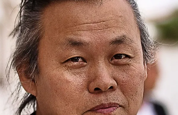 Kim Ki-duk velja za izredno uspešnega cineasta, njegov 
najbolj znan film je Pomlad, poletje, jesen, zima ... in 
pomlad.