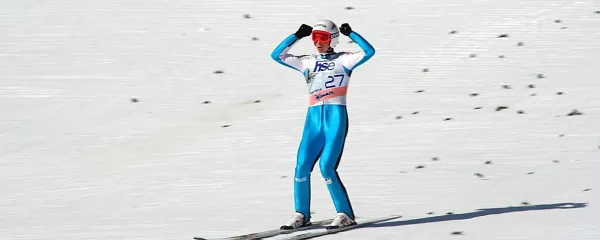 Takole se je Jaka Hvala veselil pred petim i leti, ko je v Planici 
z 213 metri postavil primorski rekord.  