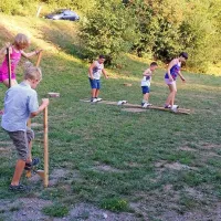 Otroci so se lahko igrali, tako kot so se včasih na vasi.