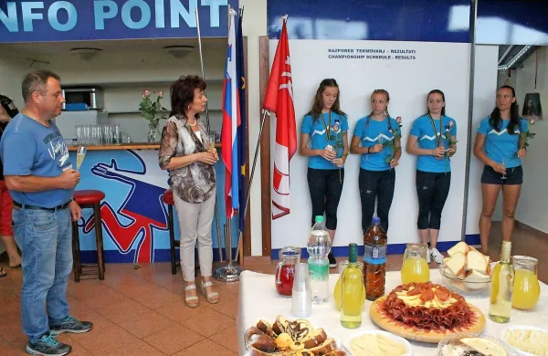 V Renčah sprejem za bronasti kotalkarici