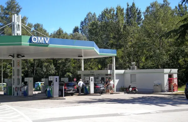 Avto  s plenom so po vlomu v skladišče bencinskega servisa 
OMV našli na italijanski strani meje, nad Miljami. 