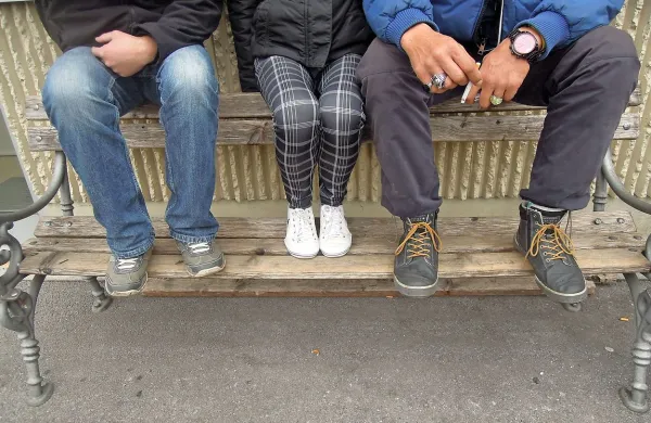 Uporabniki dnevnega centra društva Svit radi posedijo 
skupaj, se pogovorijo o težavah, si svetujejo in iščejo 
rešitve.