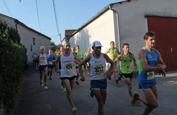 Zmagovalec Šmarskega teka je bil Simon Strnad (1017).