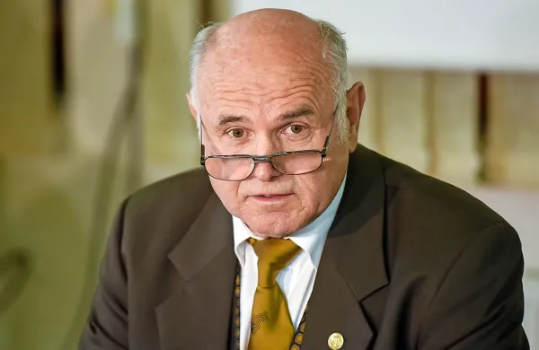 Ivan Atelšek: “Čebelarji lahko zdaj samo 
poskrbimo, da bodo  čebelje družine pravočasno 
nahranjene za zimo, in upamo, da bo prihodnjo 
sezono boljše.”