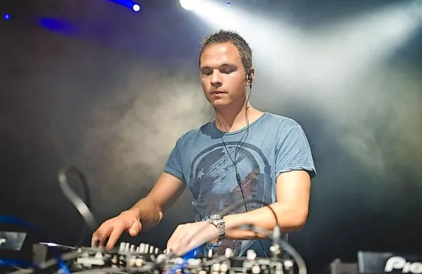 Nick Karsten v elementu