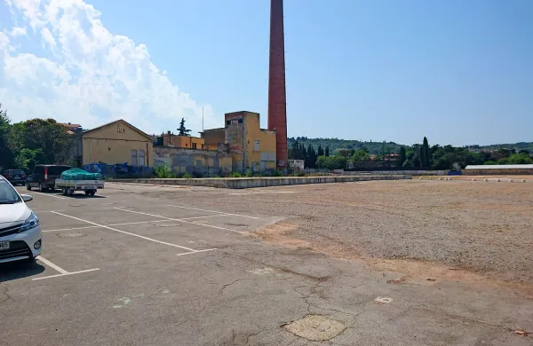 Izolska komunala je na območju nekdanje tovarne Argo 
uredila dodatne parkirne površine.