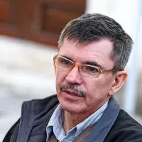 Priljubljeni filmski igralec Slavko Štimac v teh dneh nastopa v 
predstavi Zajtrk prvakov v gledališču Ulysses na Brionih.  
