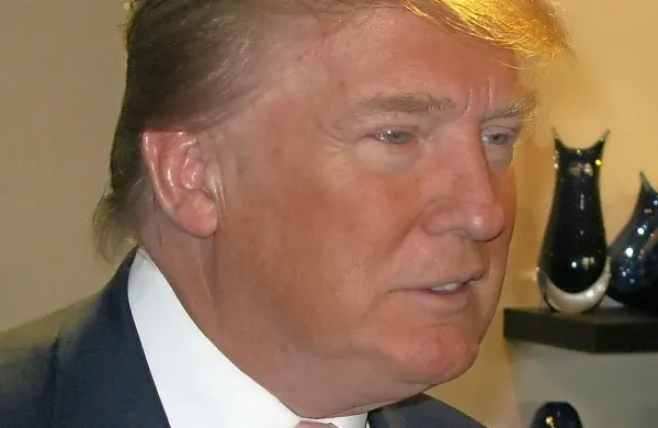 Ameriški predsednik Donald Trump je danes preko družbenega omrežja Twitter sporočil, da imajo ZDA že pripravljeno 
orožje, če bo Severna Koreja ravnala nespametno.