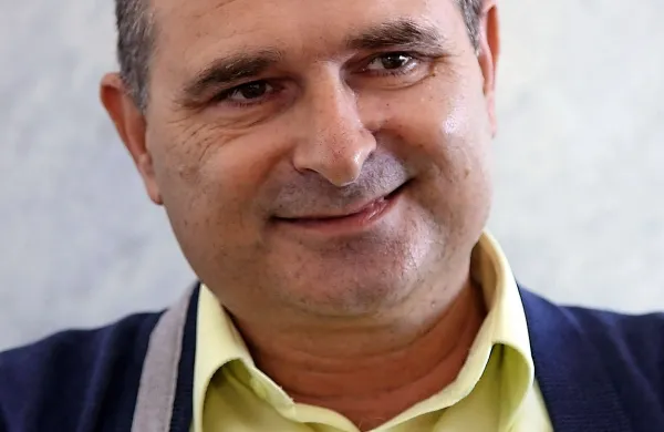  Radivoj Nardin: “Večina na operacijo čakajočih 
bolnikov si  ne želi biti operirana poleti. Izjema so 
le rakavi bolniki.”