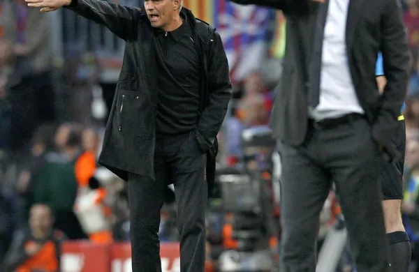 Jose Mourinho (levo)  in Pep Guardiola sta le dva od kopice 
tujih trenerjev, ki vodijo klube v angleški Premier League. 
