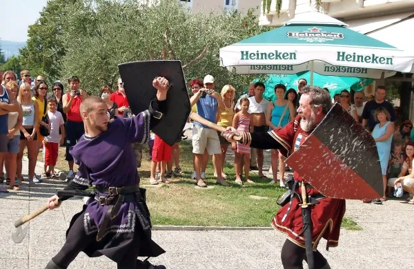 Ankaran bo jutri živel s srednjeve&scaron;ko tržnico