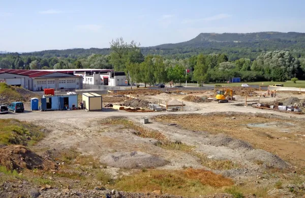 Do jeseni naj bi na tem območju v Trnovem zrastel trgovski 
center.