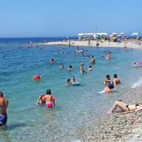 Dež in veter bosta poskrbela za osvežitev, a proti koncu tedna 
bodo temperature spet poskočile; poletja še ni konec.