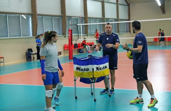 Selektor Alessandro Chiappini je takole dajal navodila Primorki Maji Pahor.