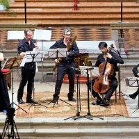 Na uvodnem koncertu 16. Tartini festivala je festivalski 
ansambel Il terzo suono občinstvo navdušil z  originalnimi 
instrumenti ter  avtentičnimi in prefinjenimi izvedbami.   