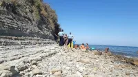 Policisti so se odzvali na klic kopalke, ki jo je zmotila golota na 
divji plaži pod piransko cerkvijo.