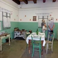 Prireditev je spremljala zanimiva razstava kuhinje s predmeti 
in pohištvom, ki so ga uporabljali nekoč.