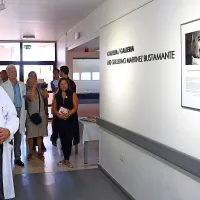 Na nastajanje spominske avle v prvem nadstropju, posvečene kolegu Martinezu, je ponosen tudi predstojnik 
izolske kirurgije Mladen Gasparini (levo).   