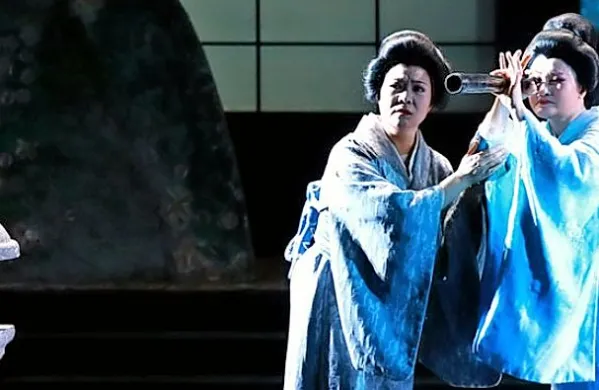 Nacionalna operna hiša iz Pekinga bo s Puccinijevo opero 
Madama Butterfly v Cankarjevem domu nastopila nocoj in 
jutri. 