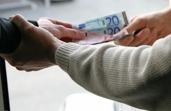 Sodišče je Zorana B. spoznalo za krivega prikrivanja in  dveh izsiljevanJ.