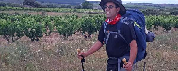 Saša Cener je v mesecu dni prehodil dobrih 800 kilometrov. “Čudoviti kraji, čudovita narava, predvsem pa 
čudovita priložnost, da se pogovoriš sam s seboj,” pravi. 