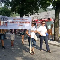 Na sprevodu niso manjkali niti člani društva Kraška harmonika.