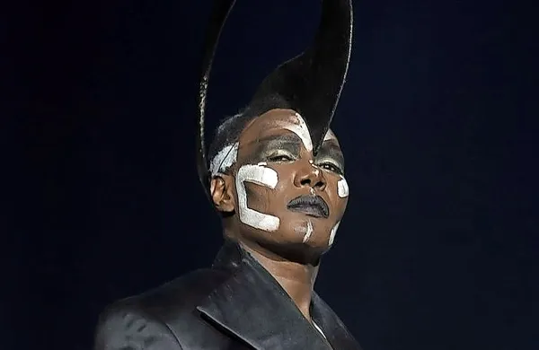 Nekdanja manekenka Grace Jones je na globalni glasbeni 
sceni zaslovela v začetku 80. letih minulega stoletja.