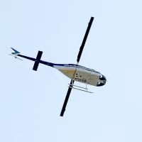 V nedeljo je novogoriškim, tolminskim in bovškim policistom 
v celodnevni akciji poostrenega nadzora v cestnem prometu 
pomagal tudi helikopter.