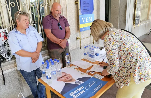 Kamniški župan Marjan Šarec je zbral dovolj podpisov za 
vložitev kandidature na oktobrskih predsedniških volitvah, je 
potrdil.