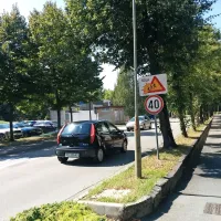 Novogoriški policisti bodo od petka naprej v bližini šol in 
vrtcev nadzorovali voznike, ali upoštevajo cestnoprometne 
predpise. 