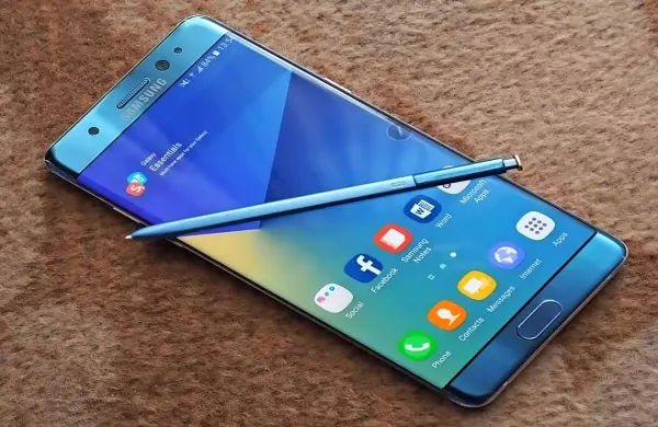 Tudi digitalno pisalo S pen je bilo pri osmici deležno nekaj 
izboljšav. Po novem omogoča tudi pošiljanje 
