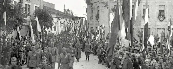 Proglasitev prve povojne slovenske vlade, Ajdovščina, 5. maj 
1945.

