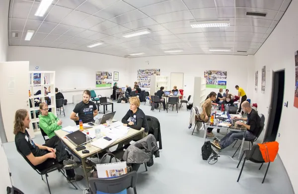 Predhodnih dveh podjetniških programov v PTP se je udeležilo 20 startup ekip. Več kot polovica jih nadaljuje z 
razvojem ideje.
