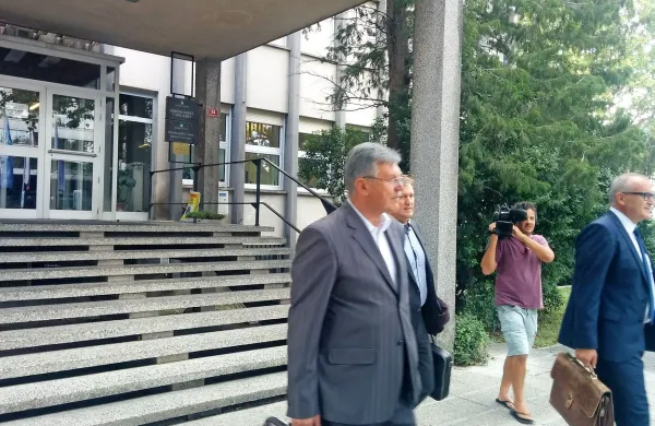 Dušan Črnigoj je včeraj po razglasitvi oprostilne sodbe 
novogoriško okrožno sodišče zapustil le z delnim zadoščenjem.