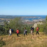Pot vodi tudi nad dolino Glinščice, od koder se v lepem 
vremenu ponujajo čudoviti razgledi na Tržaški zaliv.