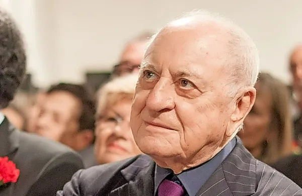 Pierre Berge je bil dolgoletni partner pokojnega modnega 
oblikovalca Yvesa Saint Laurenta.
