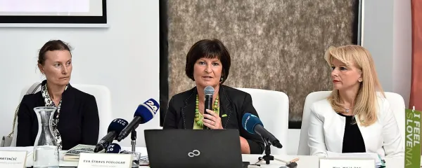 Prve dame slovenskega turizma (z leve): generalna direktorica direktorata za turizerm na MGRT, Eva Štravs 
Podlogar, državna sekretarka na istem ministrstvu in Maja 
Pak, direktorica Slovenske turistične organizacije.