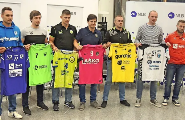 Kapetani najboljših slovenskih ekip, desno je Uroš Rapotec 
(RD Koper 2013)
