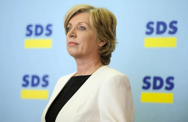 Kandidatka največje opozicijske stranke SDS na predsedniških volitvah bo evropska poslanka Romana Tomc.