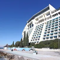 Decembra bodo začeli prenavljati sobe v Grand hotelu 
Bernardin.  