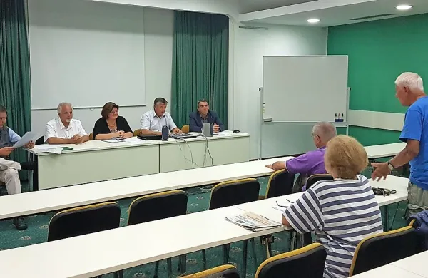 Tudi ljudje, ki vsakodnevno spremljajo politiko in načrtovanje drugega tira, so ob tokratnem referendumskem vprašanju zbegani.